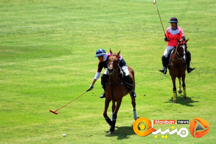 جشن قهرمانی تیم دختران زنده رود در رقابت های چوگان