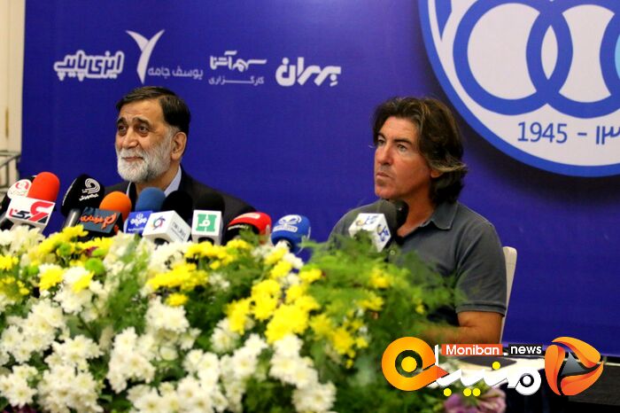 مراسم امضای قرارداد ریکاردو ساپینتو، سرمربی استقلال