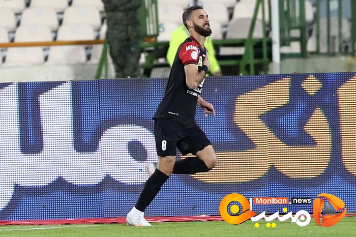 دیدار تیم های پرسپولیس-پیکان