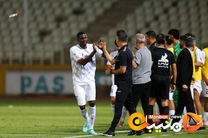 گزارش تصویری| بازی هوادار و فولاد