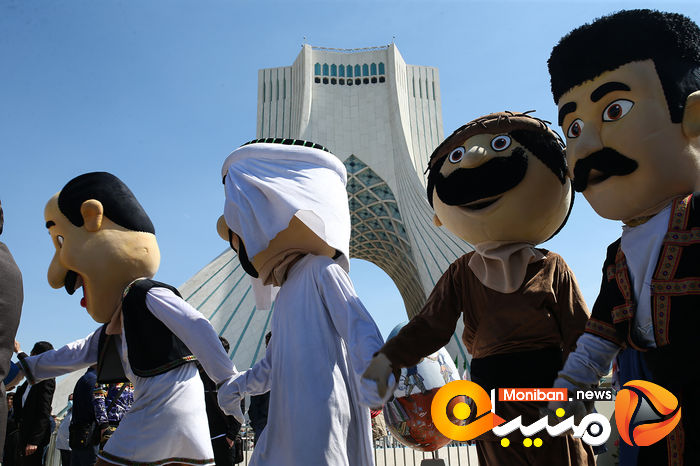 تحویل سال ۱۴۰۰ در میدان آزادی تهران