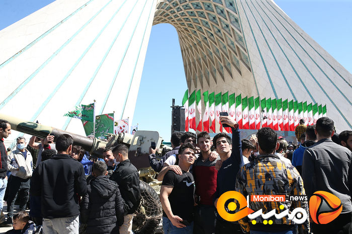 تحویل سال ۱۴۰۰ در میدان آزادی تهران