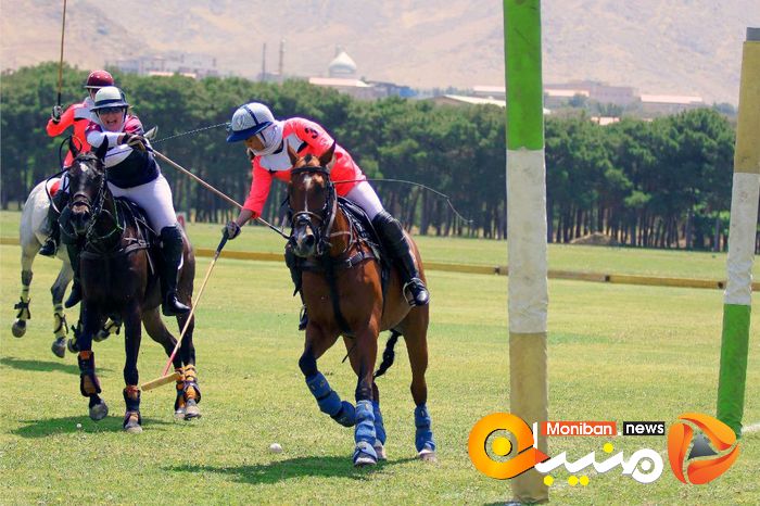 جشن قهرمانی تیم دختران زنده رود در رقابت های چوگان