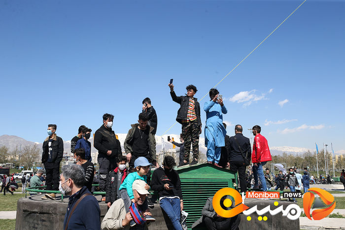 تحویل سال ۱۴۰۰ در میدان آزادی تهران