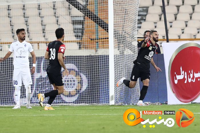 دیدار تیم های پرسپولیس-پیکان