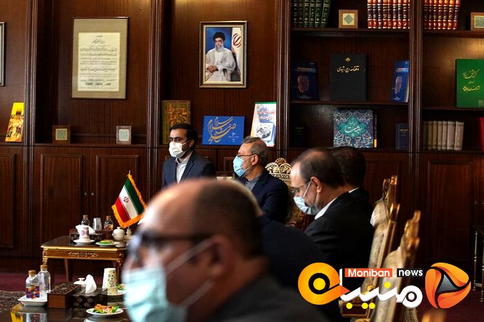 دیدار وزیر خارجه چین در تهران با علی لاریجانی