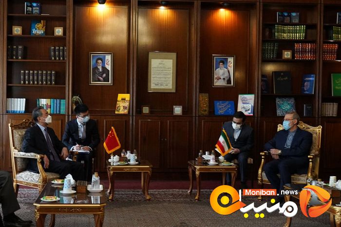 دیدار وزیر خارجه چین در تهران با علی لاریجانی