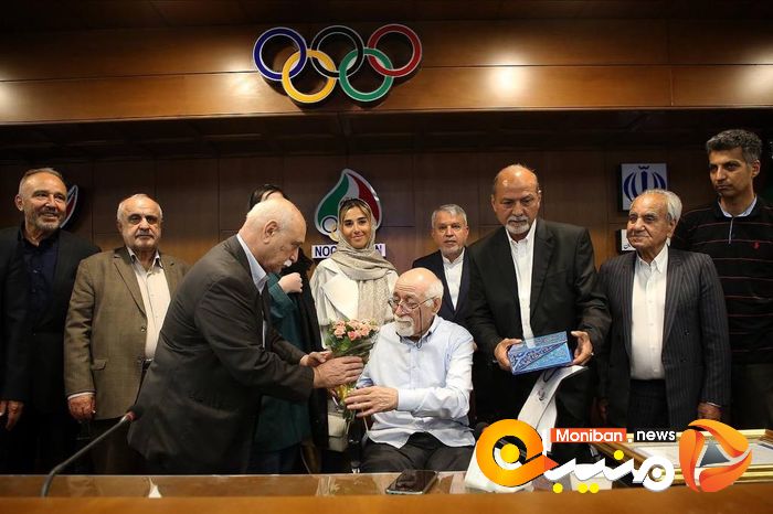 مراسم تجلیل از اردشیر لارودی، پیشکسوت روزنامه نکاری ورزشی و نفرات اول جشنواره جهانی ایپس در روز جهانی خبرنگاران ورزشی