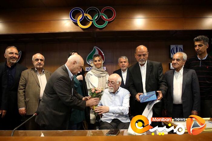 مراسم تجلیل از اردشیر لارودی، پیشکسوت روزنامه نکاری ورزشی و نفرات اول جشنواره جهانی ایپس در روز جهانی خبرنگاران ورزشی