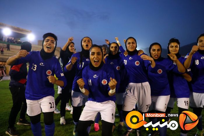 جشن قهرمانی تیم خاتون بم قهرمان رقابت های لیگ فوتبال بانوان