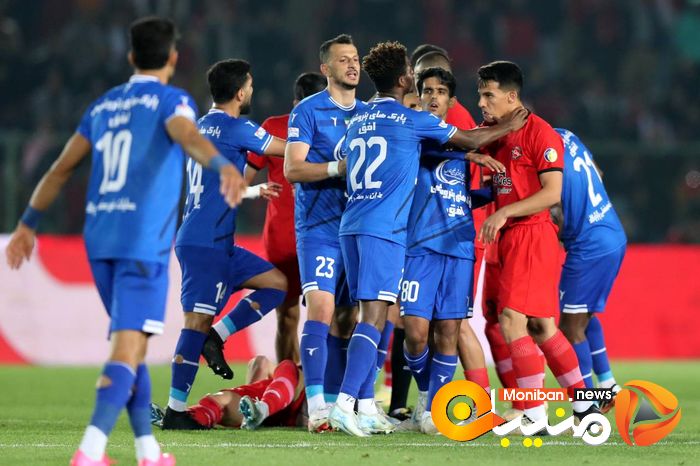 حاشیه های عجیب بازی استقلال و تراکتور