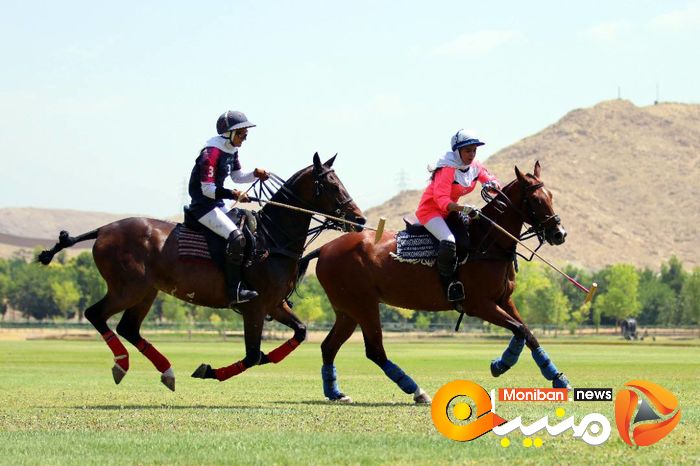 جشن قهرمانی تیم دختران زنده رود در رقابت های چوگان