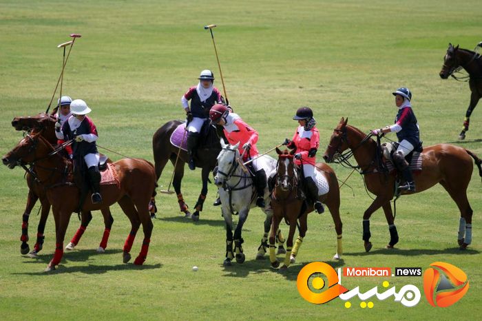 جشن قهرمانی تیم دختران زنده رود در رقابت های چوگان