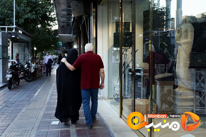 تماشای دومین مناظره انتخابات۱۴۰۰ - خیابان جمهوری