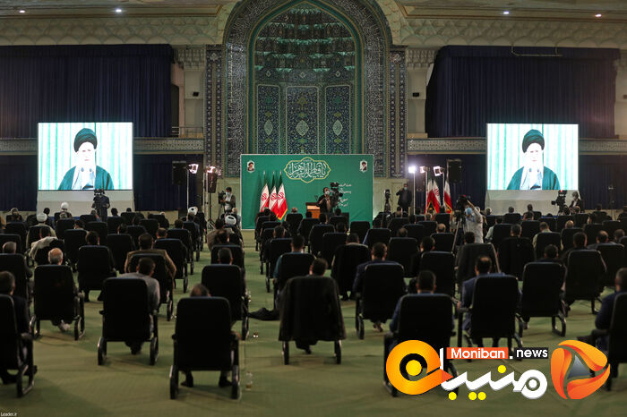 نشست تصویری رهبر معظم انقلاب اسلامی  با جمعی از مداحان