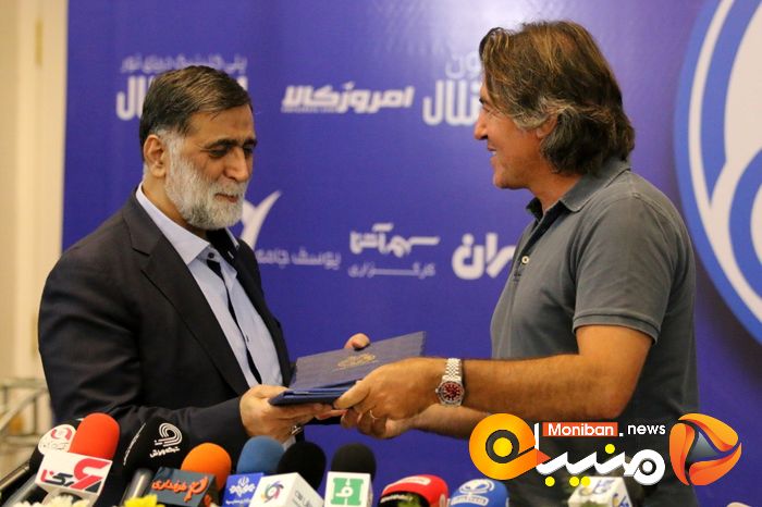 مراسم امضای قرارداد ریکاردو ساپینتو، سرمربی استقلال