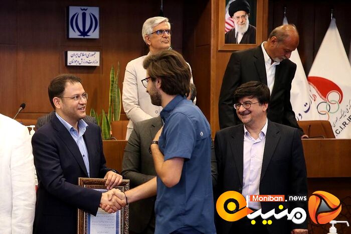 مراسم تجلیل از اردشیر لارودی، پیشکسوت روزنامه نکاری ورزشی و نفرات اول جشنواره جهانی ایپس در روز جهانی خبرنگاران ورزشی