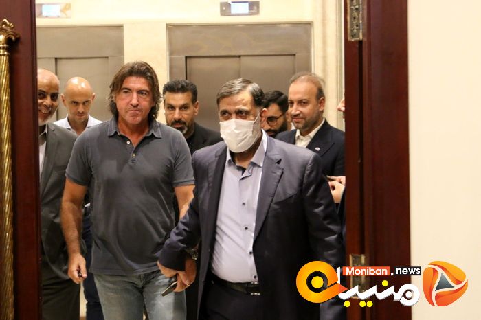 مراسم امضای قرارداد ریکاردو ساپینتو، سرمربی استقلال
